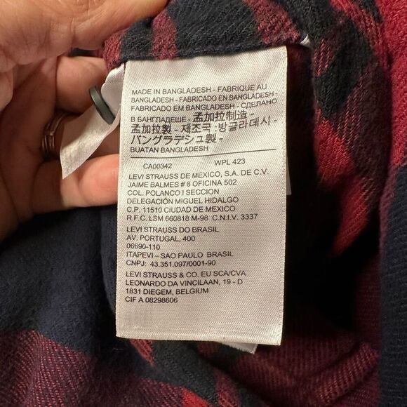 Levi’s men’s flannel red and navy medium - Picture 5 of 6